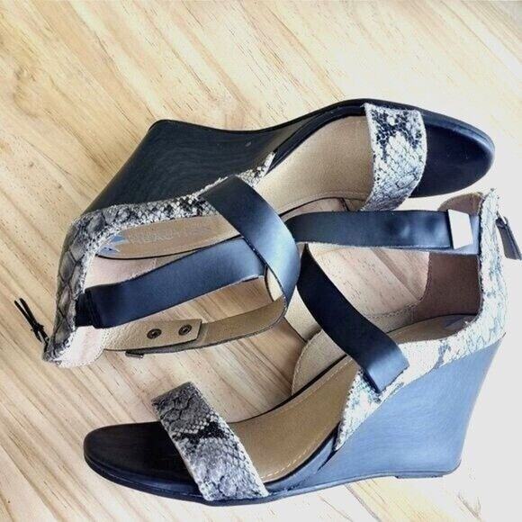 REACTION - Picture 12 of 14